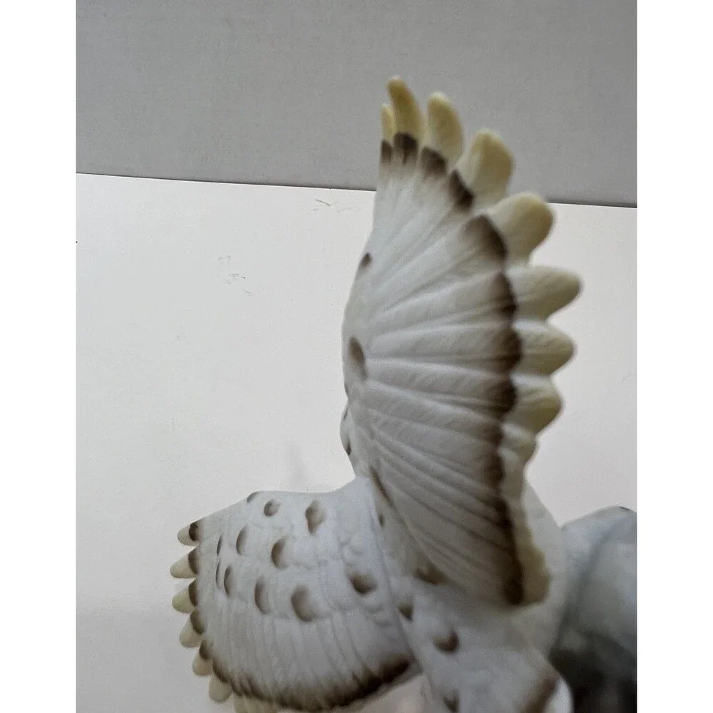 Vintage Little Snowy White Owl Bird Spread Wings Porcelain Figurine 5
